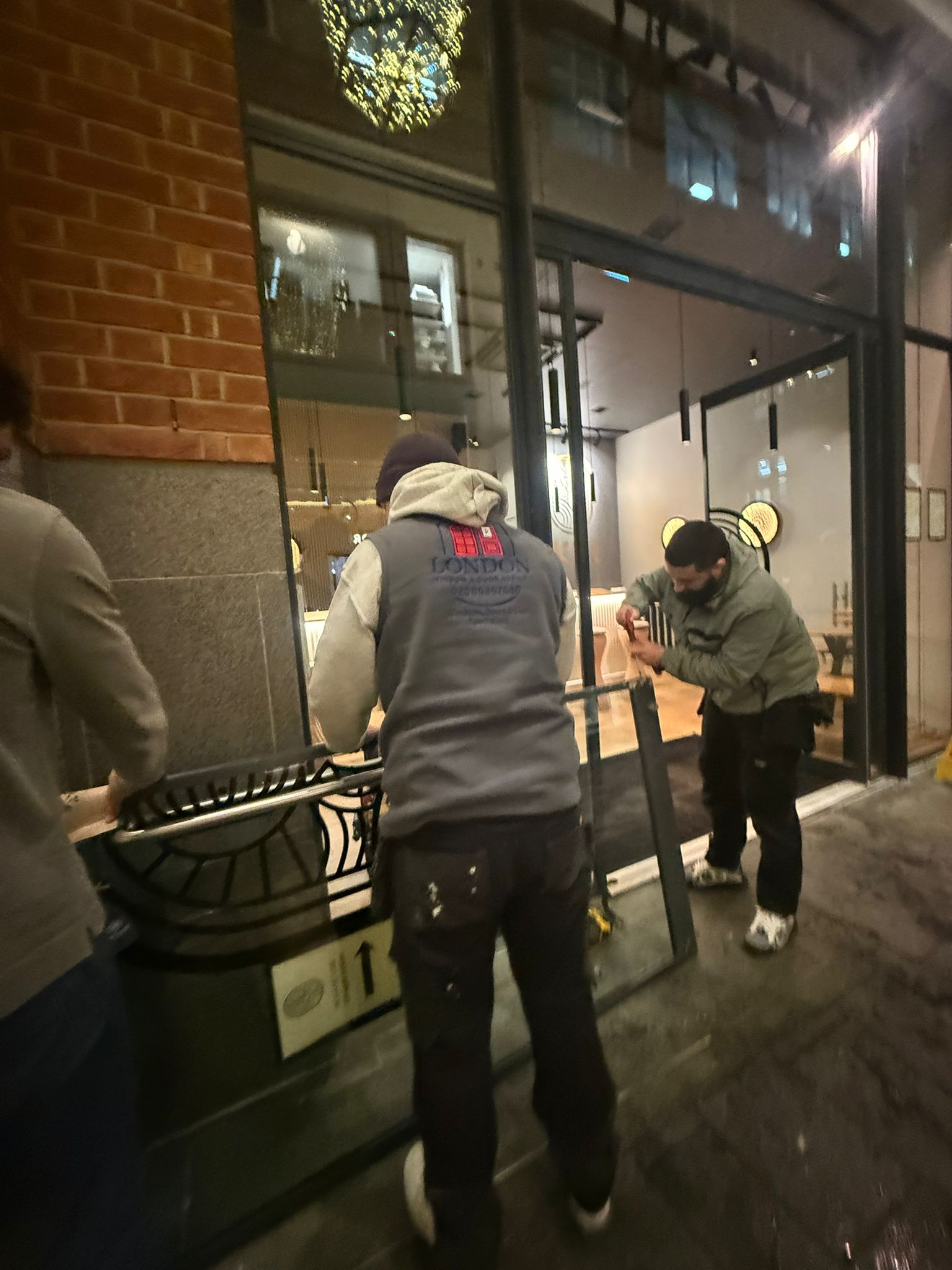 Emergency commercial door hinge repair of a restaurant in Covent Garden