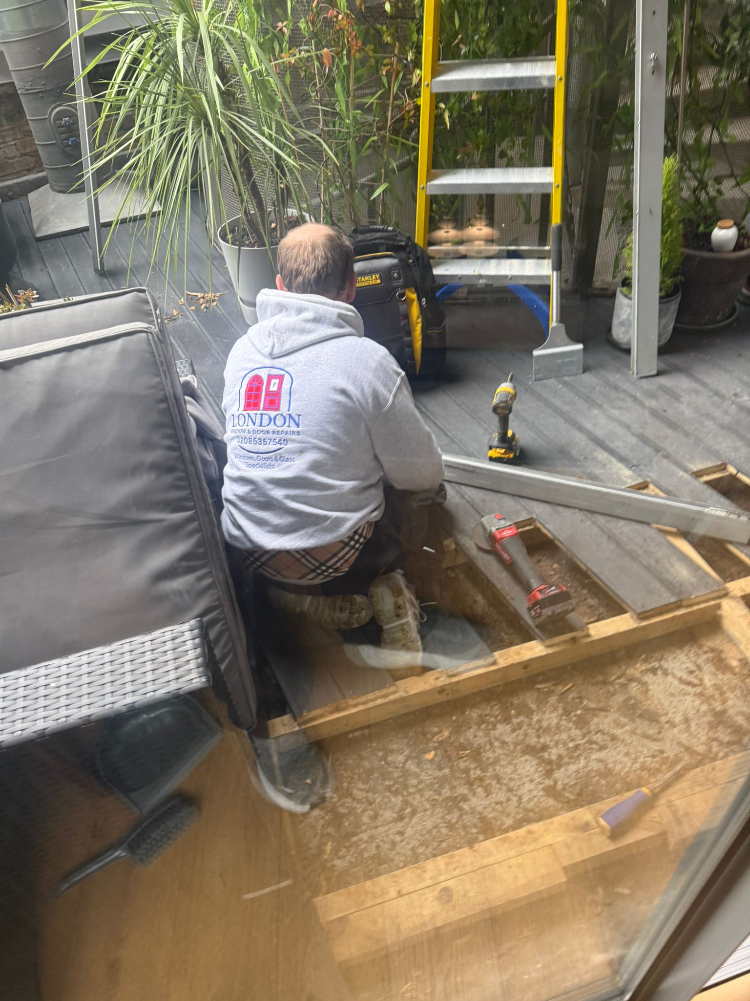 Commercial aluminium door repair in Southwark London